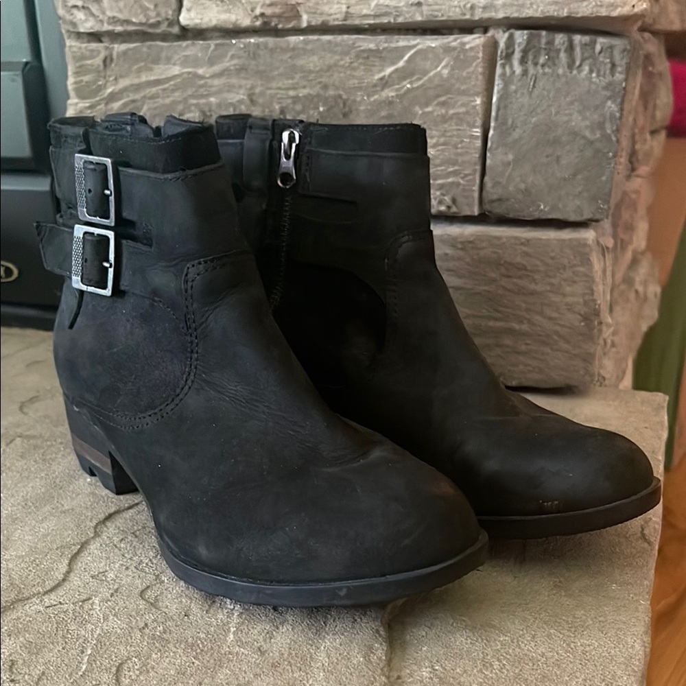 Women's Sorel Lolla Black Suede Ankle Boots Size 9.5 NL3080-010